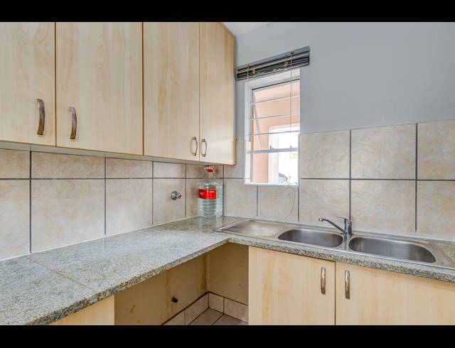 2 BEDROOM APARTMENT FOR SALE IN BLACKHEATH